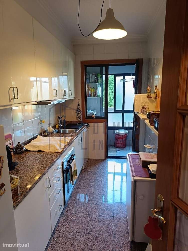 Apartamento T1 à futura Estação de Metro da Galiza-5