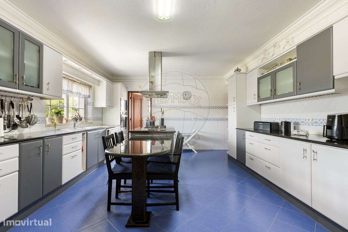 Moradia T8 para venda-13