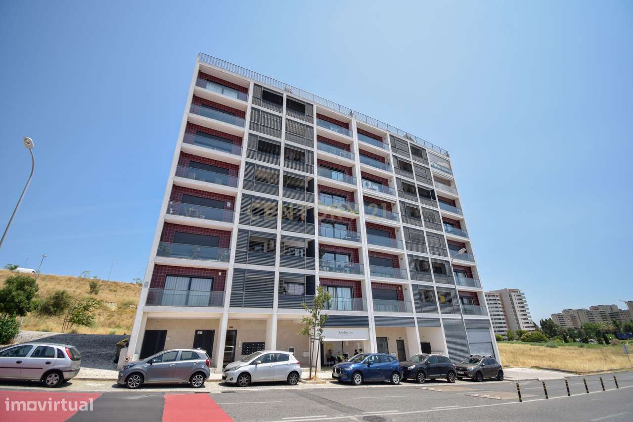 Apartamento T3 com Áreas Generosas e Vista Desafogada-31