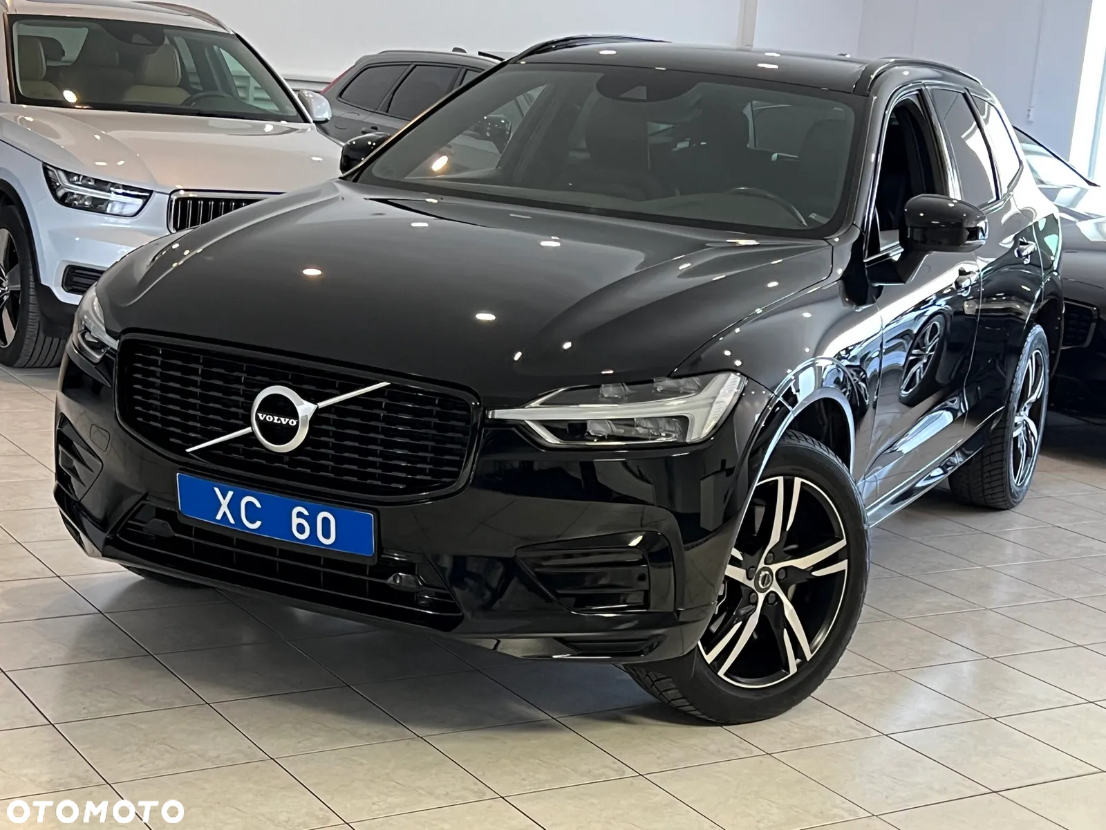 Volvo XC 60 B5 D AWD R-Design - 4