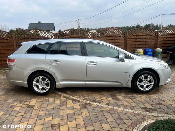 Toyota Avensis Combi 1.6 Comfort - 11