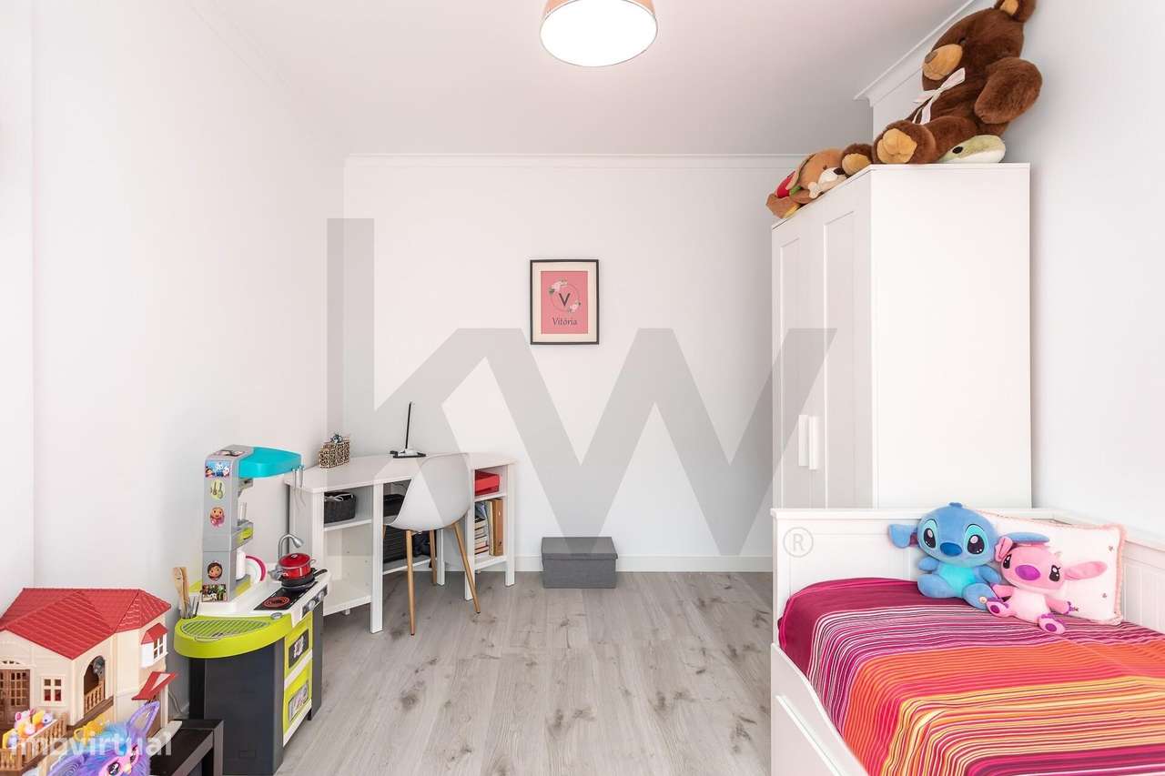 O Seu Novo Refúgio na Avenida de Fitares : T2 renovado e cheio de sol-22