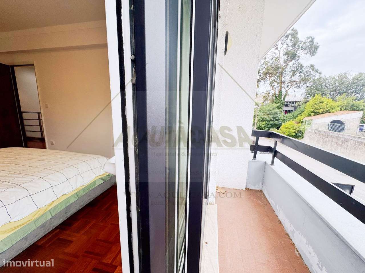 Moradia T4 renovada junto ao Estádio do Dragão, com garagem, jardim-17
