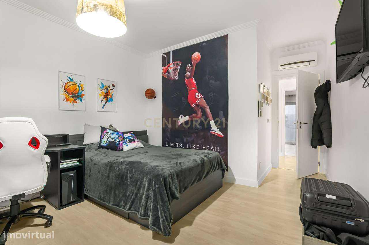 Qualidade de Vida e Bom Gosto nos Jardins de Santiago - 4 Quartos e 3-22