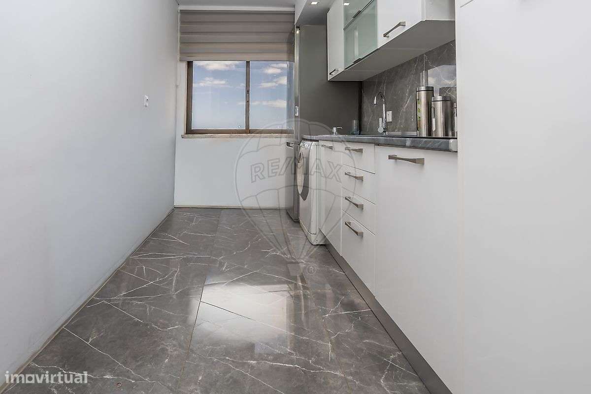 Apartamento T2 para venda em Paio Pires-8