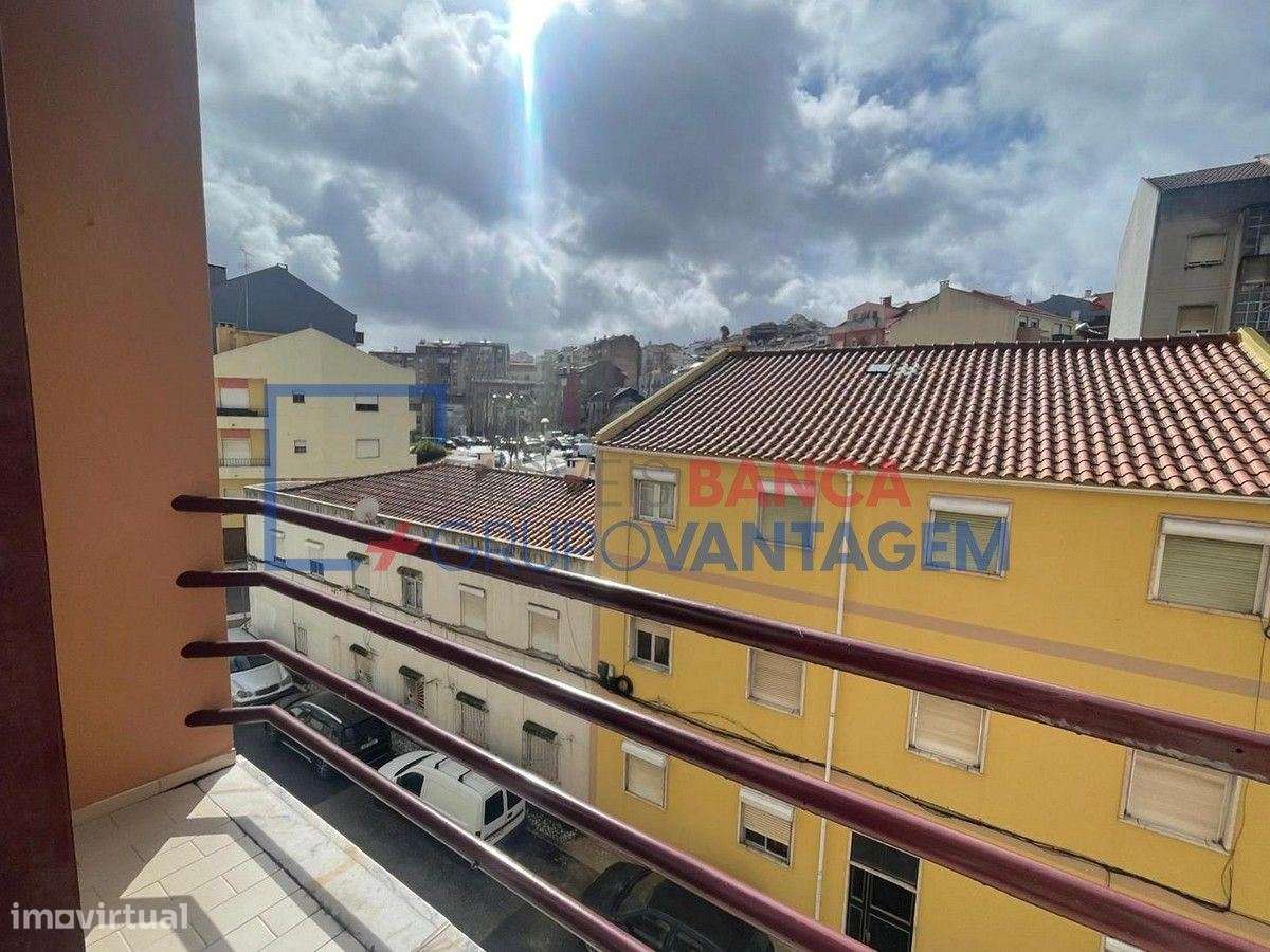 APARTAMENTO T2 BRANDOA COM GARAGEM - Grande imagem: 2/29