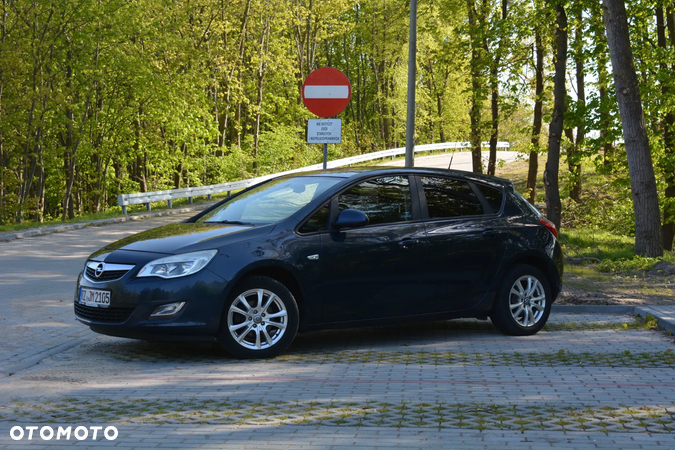Opel Astra 1.4 ECOFLEX Cosmo - 14