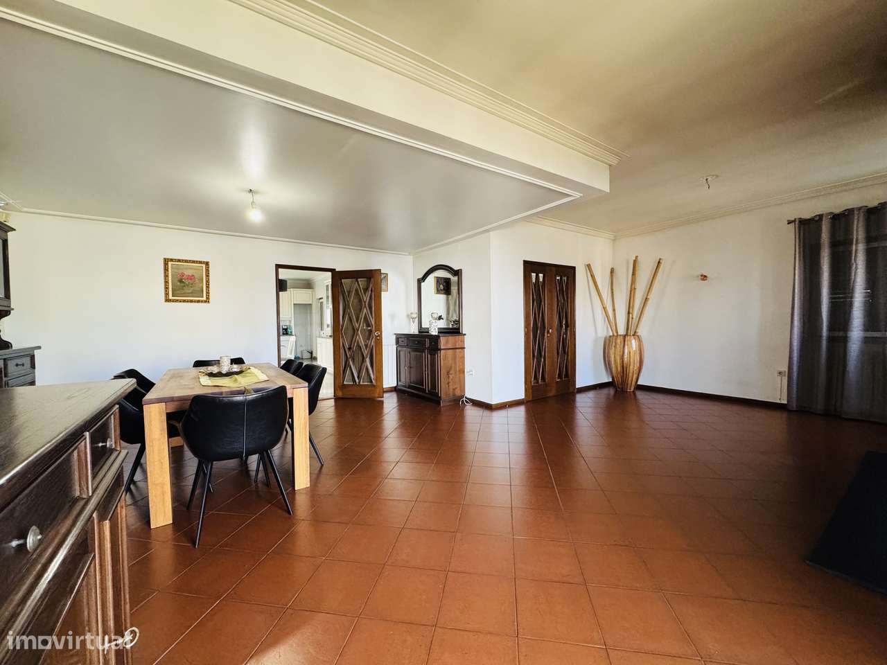 Moradia T4 com jardim e garagem em Braga-13