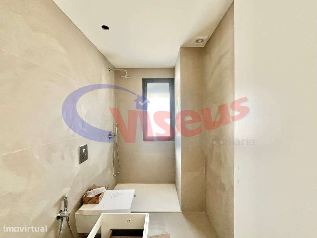 Apartamento T3 Penthouse Coimbrões-20