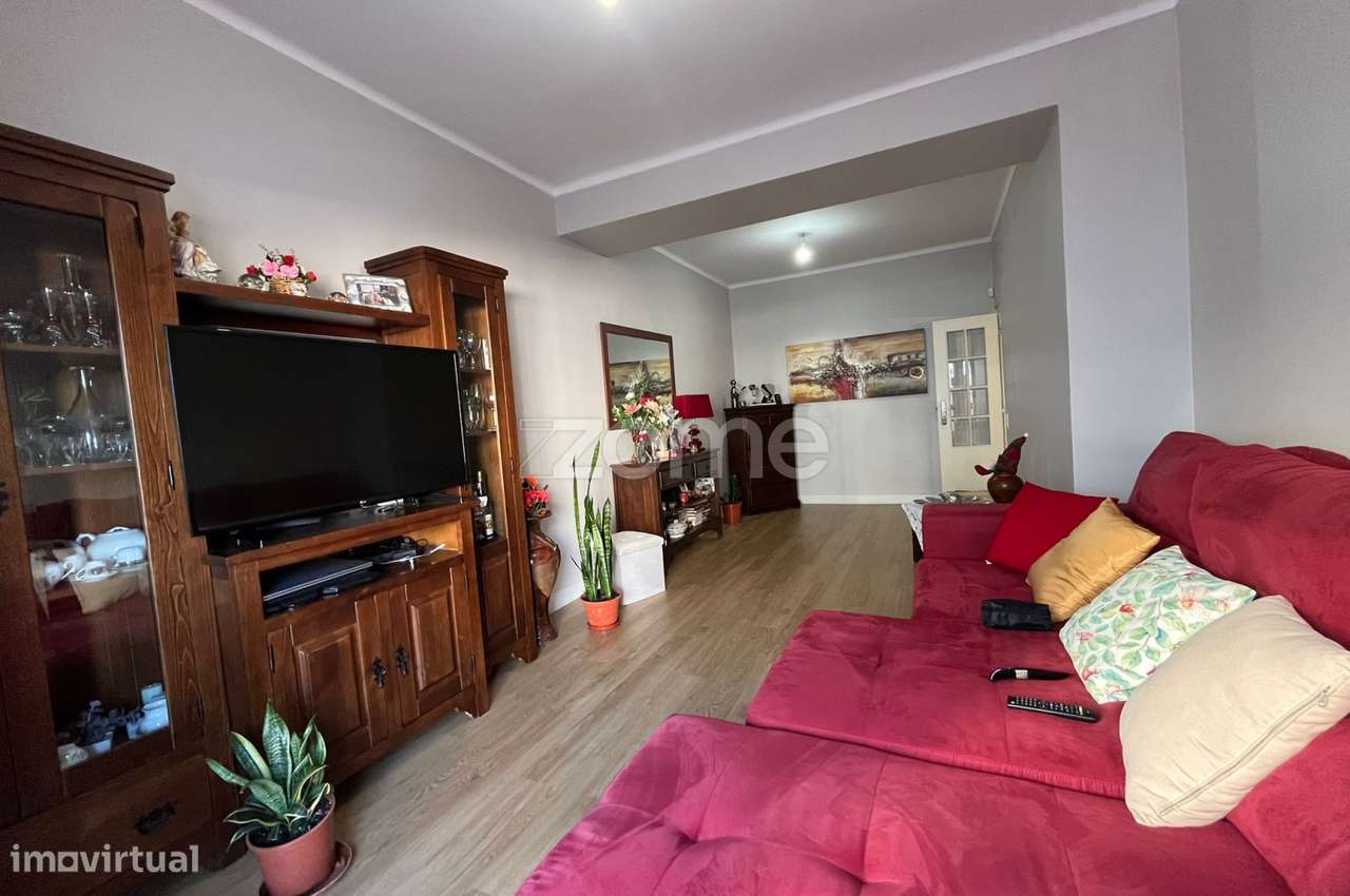 Apartamento T2, totalmente renovado, em Zona Central de Laranjeiro - Grande imagem: 3/15