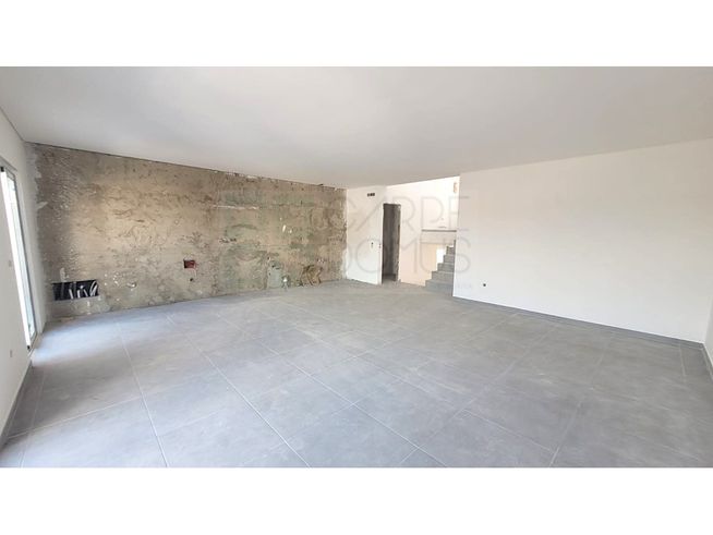 Moradia T3 em Construção em Tavira - Conforto e Modernidade.-7