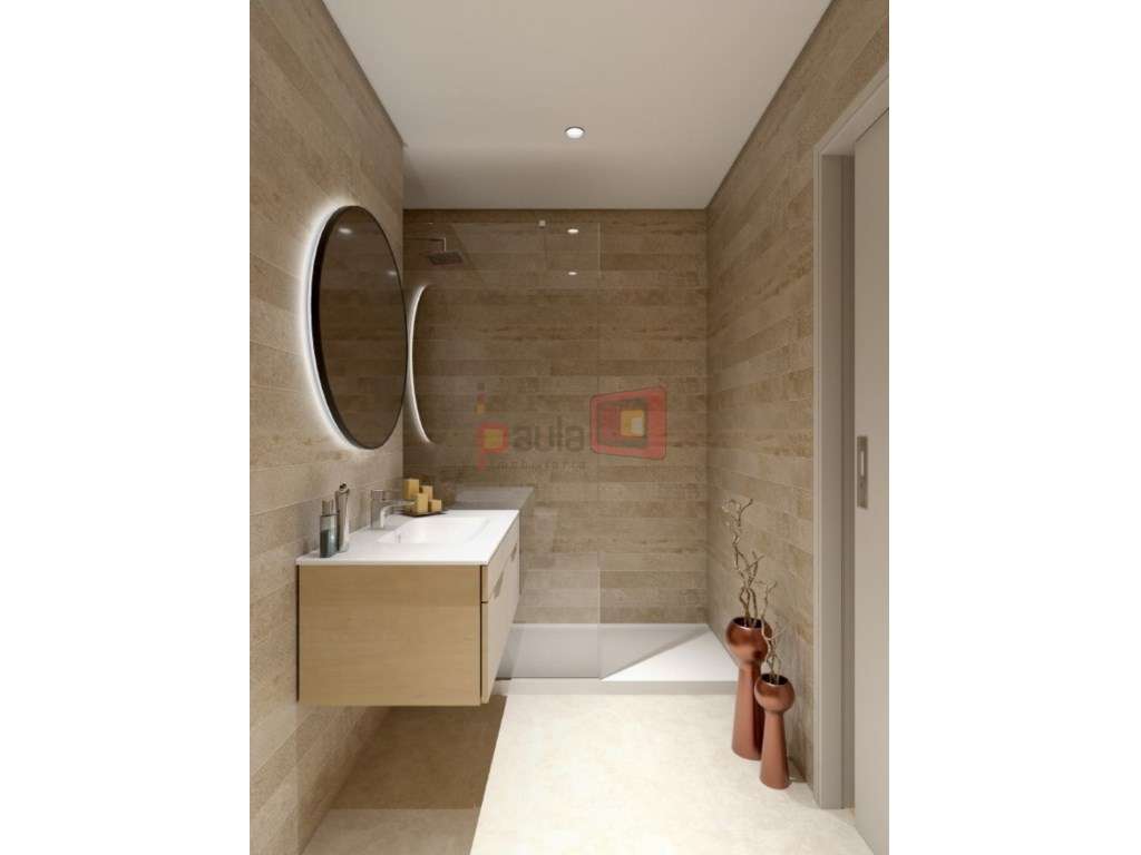 APARTAMENTO T4 DUPLEX NOVO - MONTIJO-9