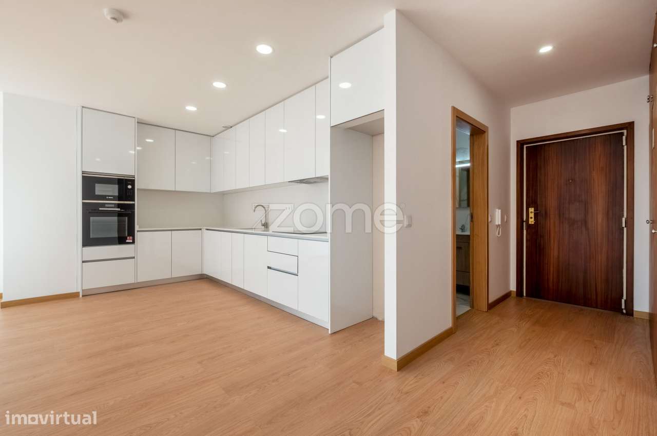 Apartamento T3 renovado com duplo lug. garagem - Edifício Lago, Porto - Grande imagem: 2/31