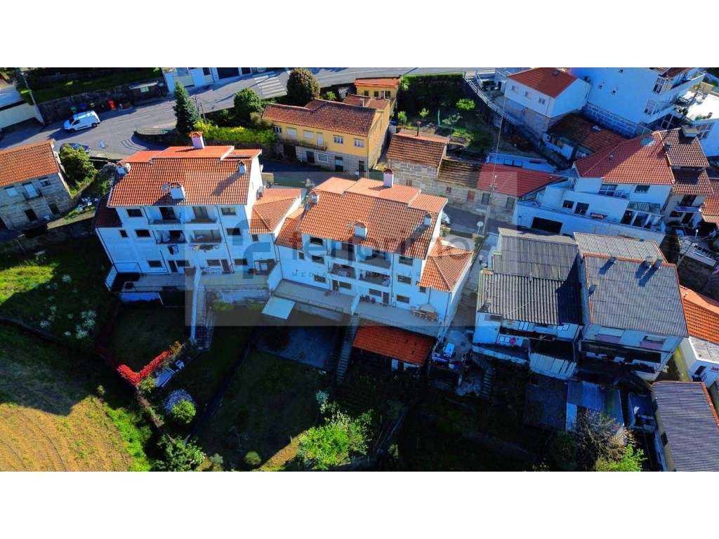 Moradia Geminada T3 com Vista Deslumbrante sobre Guimarães-54