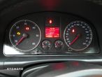 Volkswagen Touran 2.0 TDI DPF BlueMotion Technology Comfortline - 11