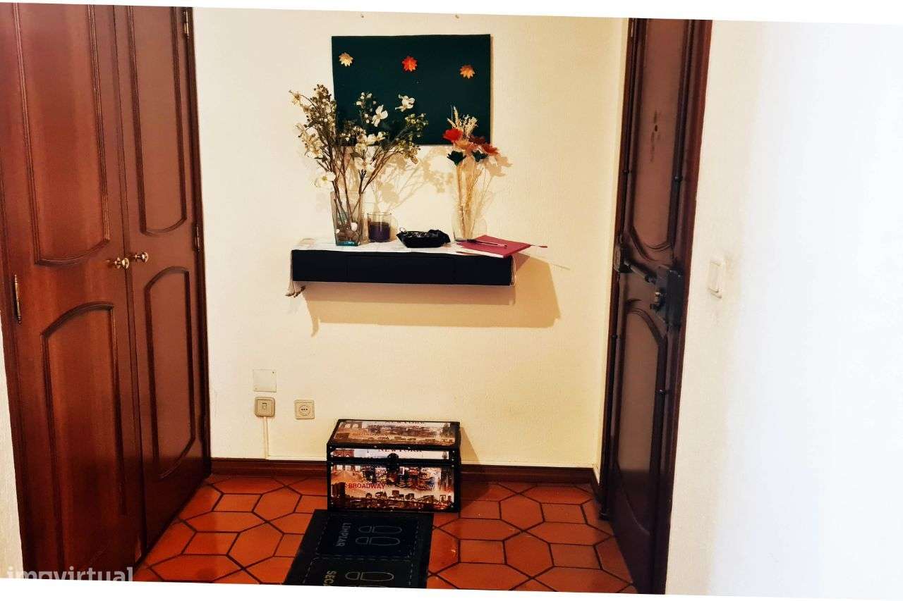 Coimbra T3 desafogado com garagem-12