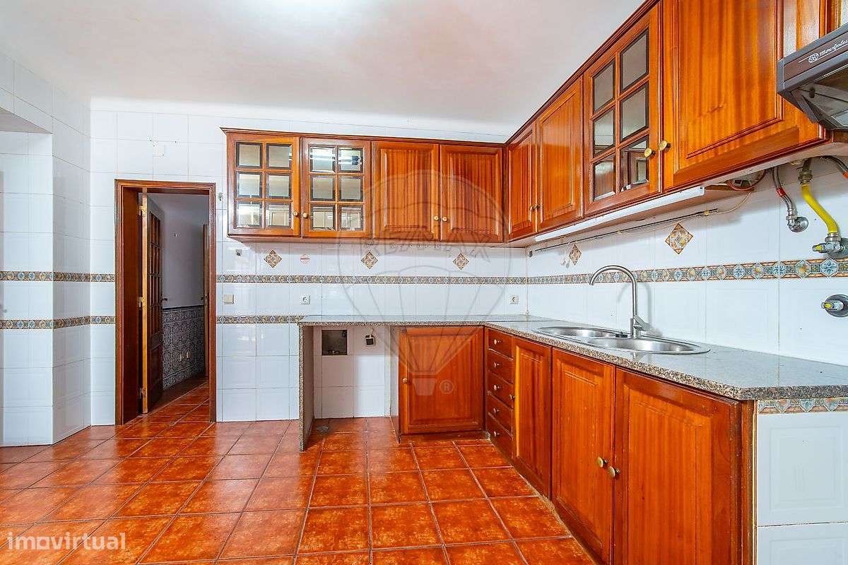 Moradia T4 para venda-9