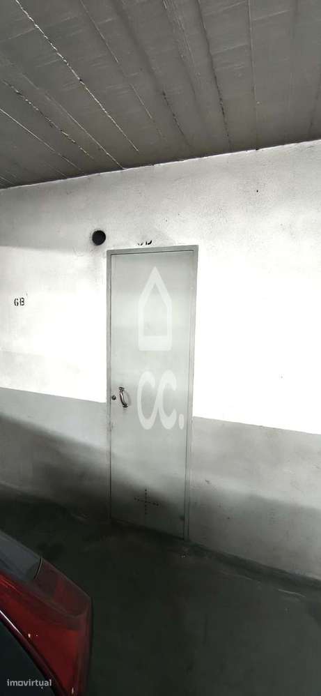 Apartamento T3 com Excelente Localização em Caneças-23