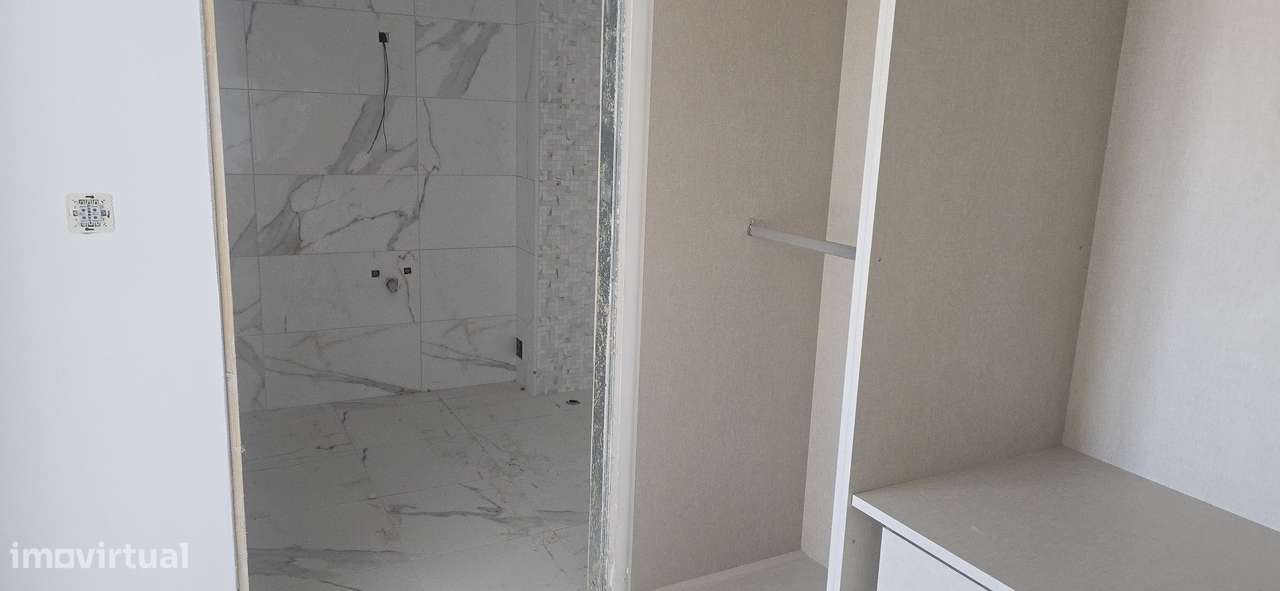 T2 duplex com parqueamento e arrecadação.-6