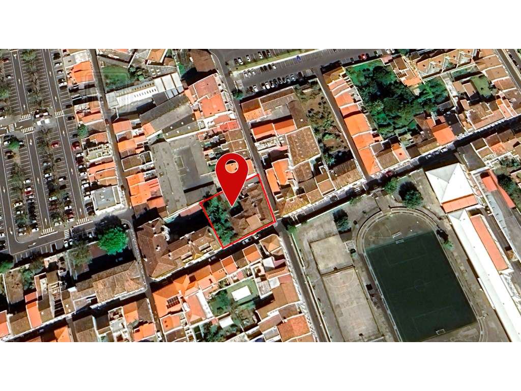 AMPLO EDIFÍCIO - MORADIA para VENDA no centro histórico de Ponta De...-17