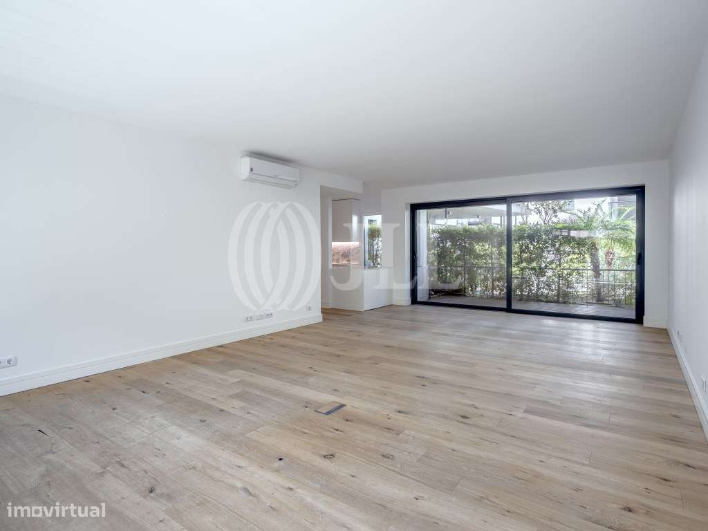 Apartamento T4 com garagem no centro de Cascais - Grande imagem: 4/30