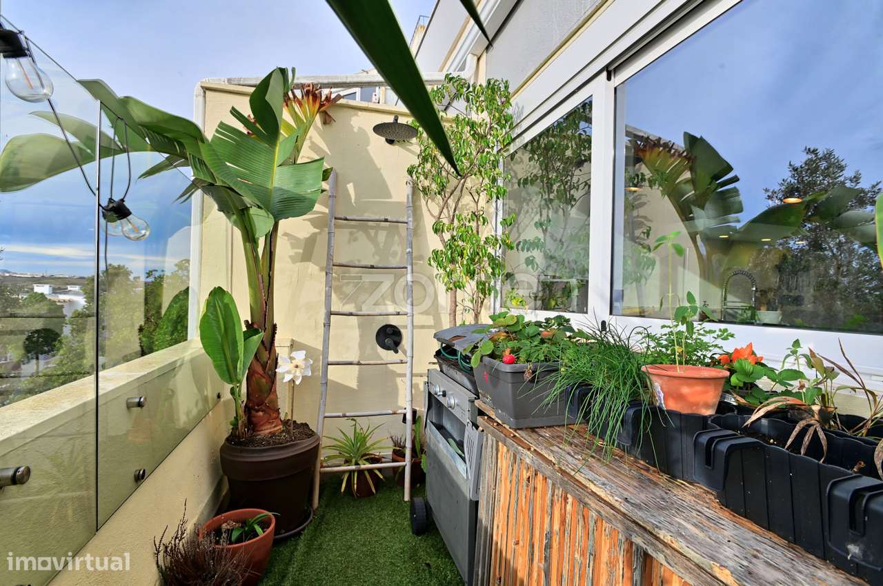 T2 Renovado design prime terraço num ponto central e valorizado Oei... - Grande imagem: 4/27