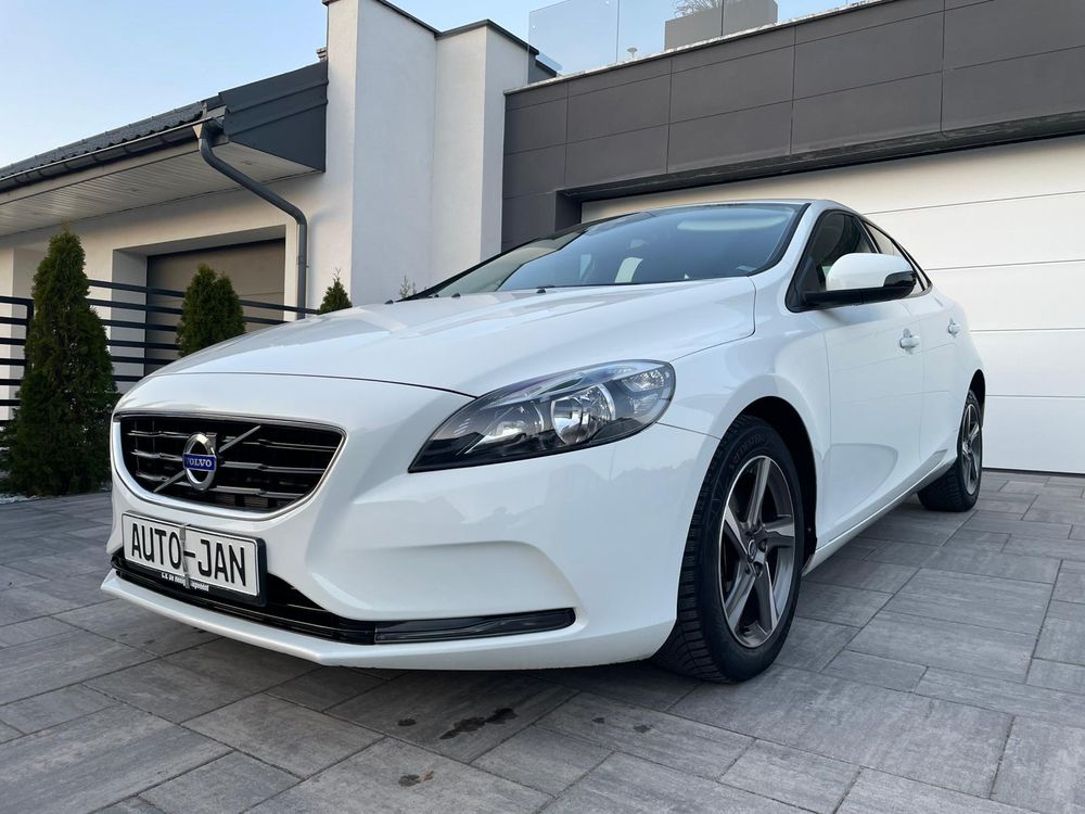 Volvo V40 II D2 Summum 2014