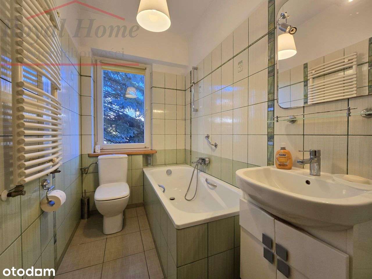 Przestronny, b. ładny, wolnostojący dom na Zaciszu-13