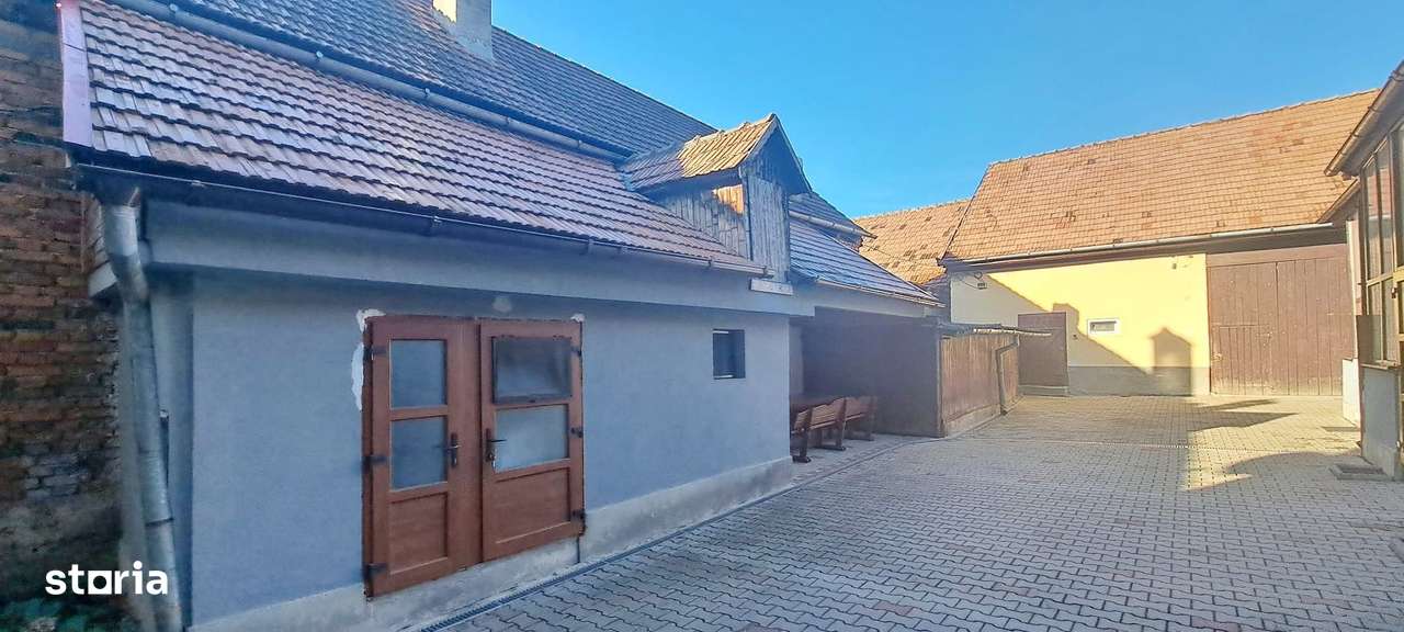 Casa generoasa mobilat utilata Sinca Noua - Imagine principală: 4/20