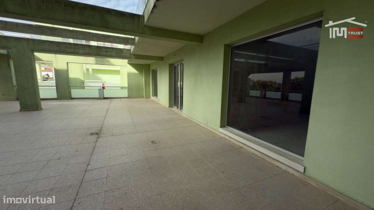 Loja 160m2 Camarate - Espaço Disponível a todas as Actividades Come...-20