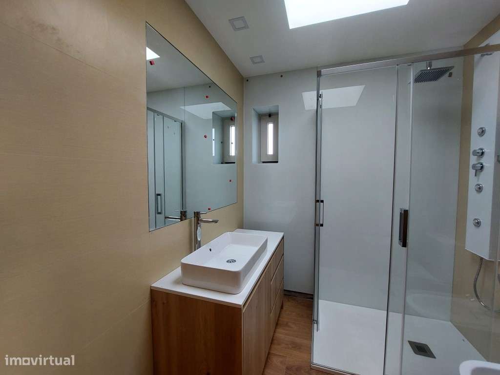 Moradia T4 + office em Pedroso-10