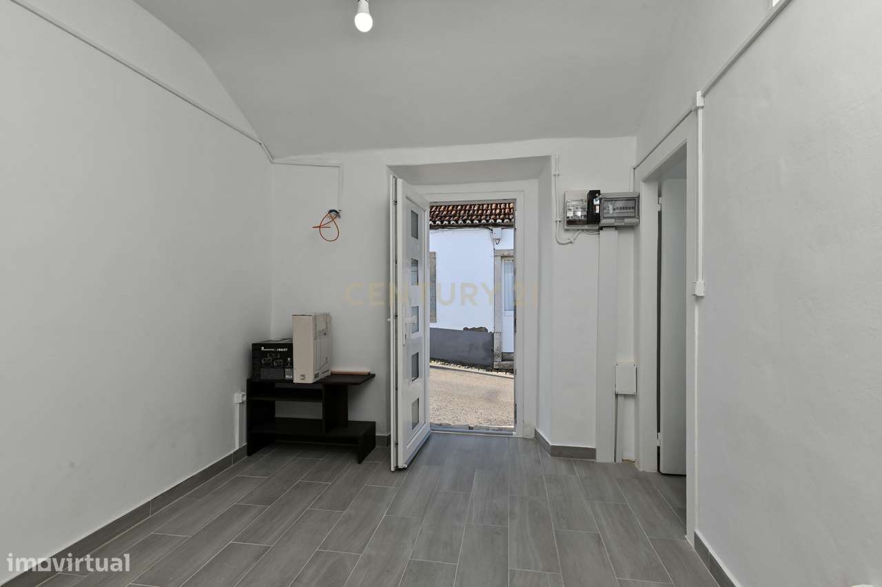 Moradia em banda renovada com 2 quartos em Murtal, Parede - Grande imagem: 5/20