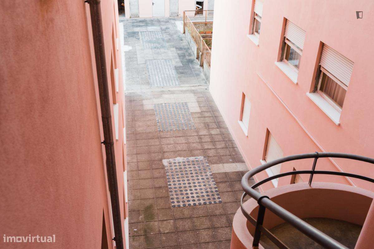 Quarto - localizado em Cedofeita Porto - Grande imagem: 5/10