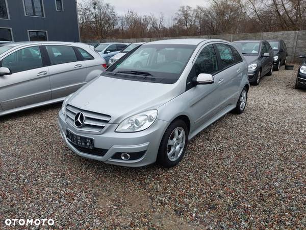 Mercedes-Benz Klasa B 180 BlueEffICIENCY - 3