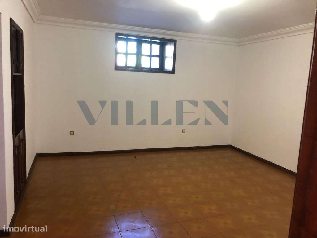 Moradia Geminada T2 em Pedroso Espaço, Natureza e Potencial!-5