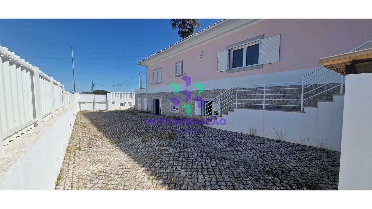 Magnífica Moradia Sesimbra c/Piscina-11