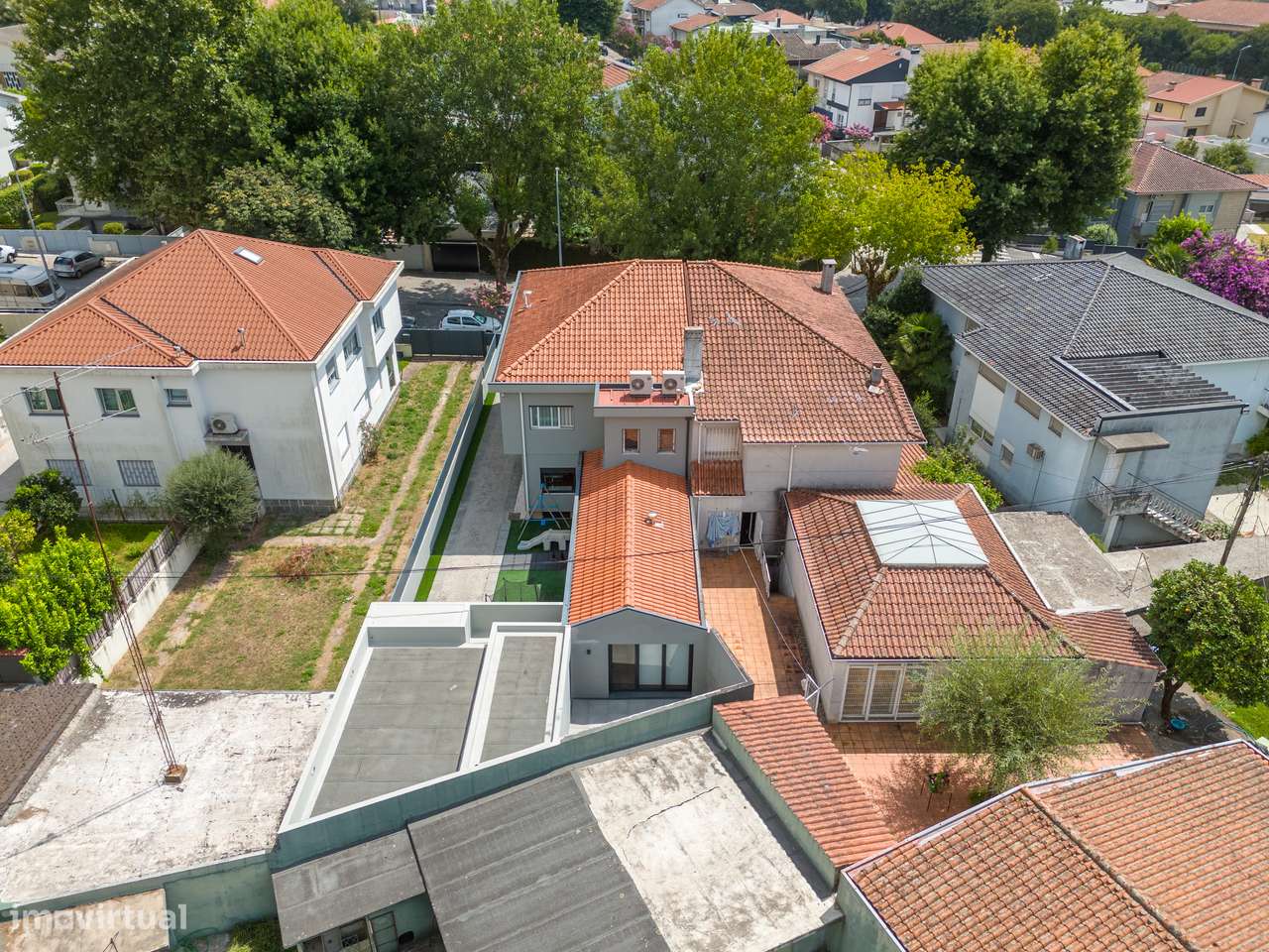 Moradia V4 em Braga,c/Suíte,Terraços e Garagem-29