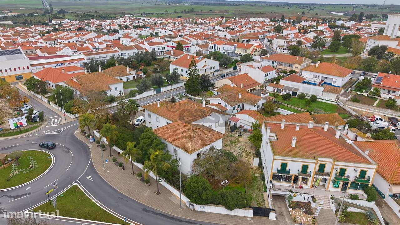 Moradia Senhorial com 16 divisões com Arrumos e Jardim, centro - Grande imagem: 4/30