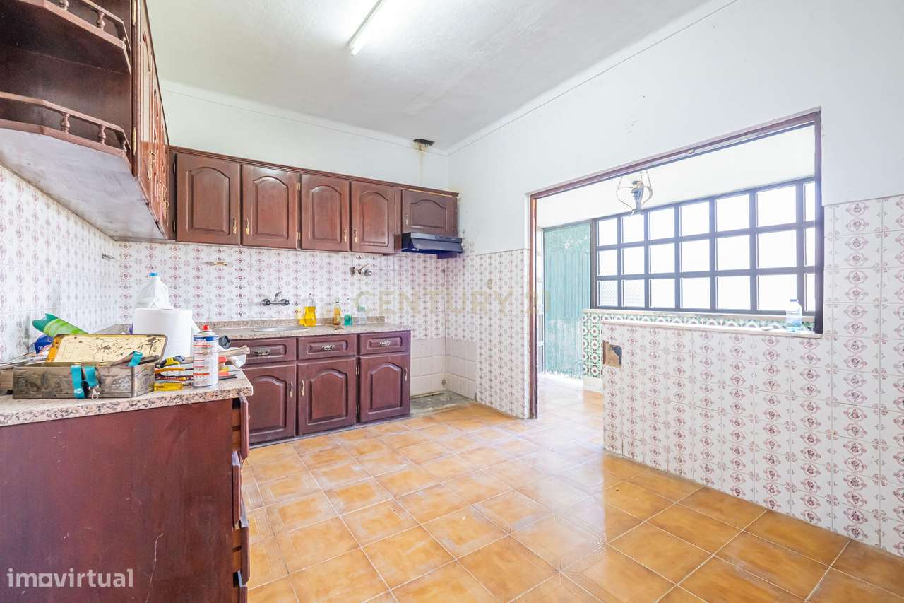Moradia T3 com Quintal Amplo, Garagem e Anexo – Zona Tranquila da Moit-22