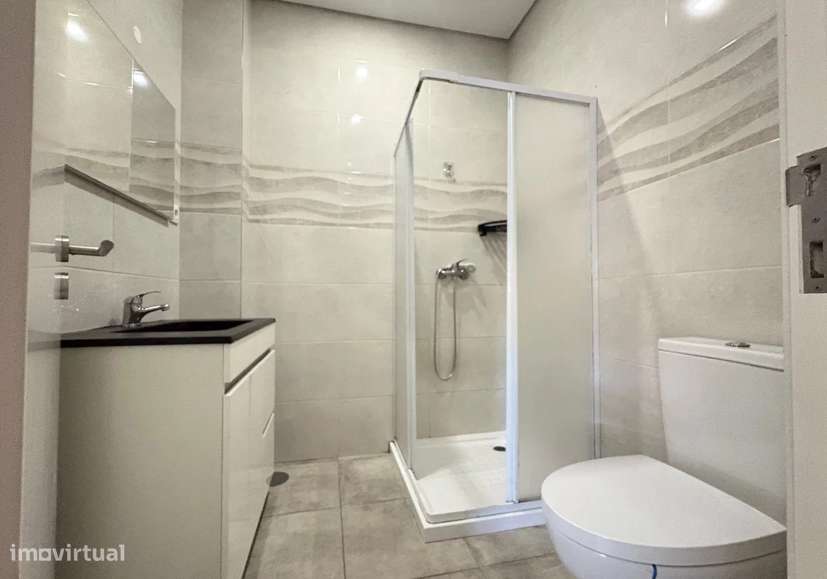 Paredes |Moradia T8 ( 4 apartamentos ) Arrendados | Para investidores-5