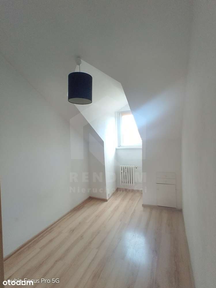 3 pokoje ul. Pużaka niski blok bdb standard-12