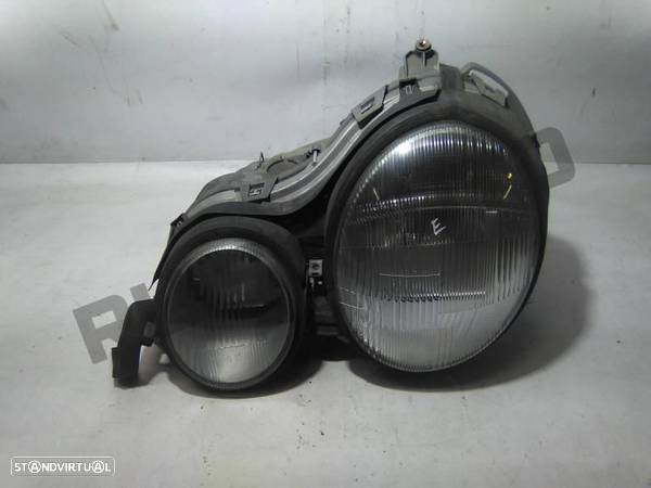 Ótica / Farol Esquerdo  Mercedes-benz E_class (w210) E 200 D (2 - 1