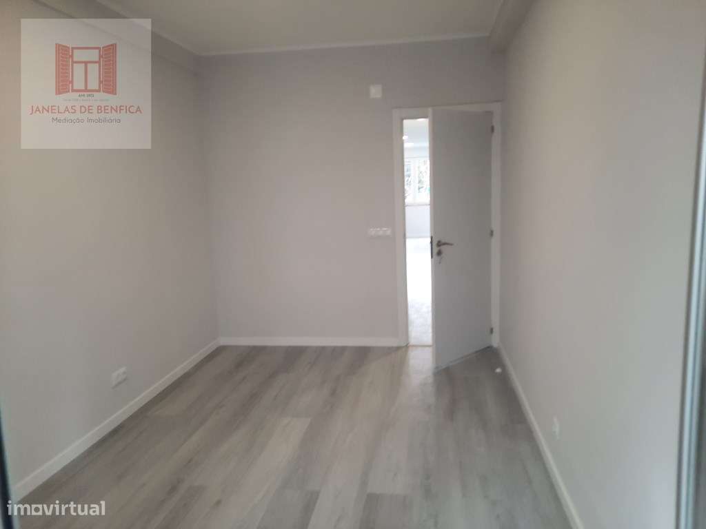 T2 totalmente remodelado, c/arrecadação - Oeiras-8