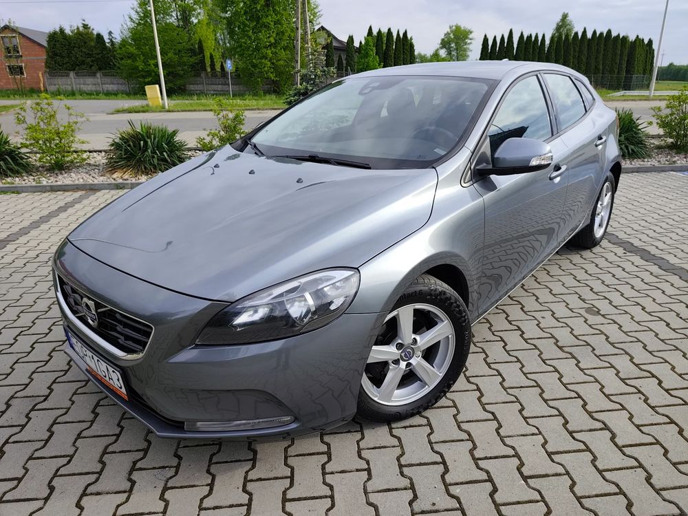 Volvo V40 II D2 2015