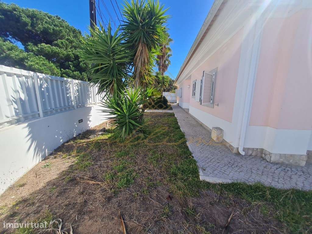 Moradia isolada V3+2 situada em Caixas, Sesimbra com Piscina-9