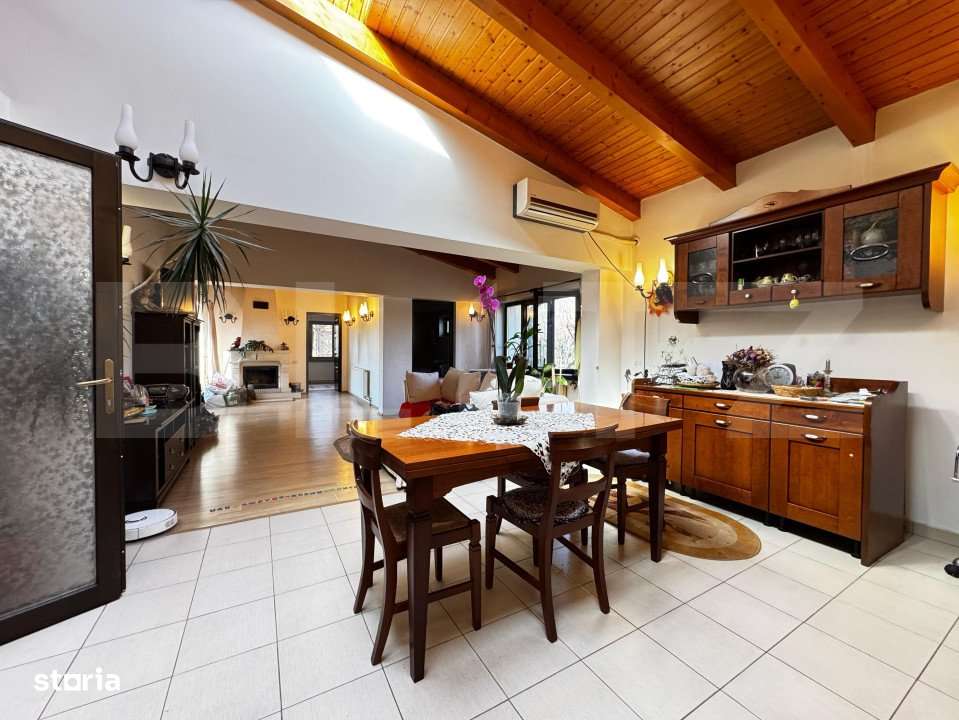 Casa cu 4 camere, 260 mp, zona Cetate - Imagine principală: 2/14