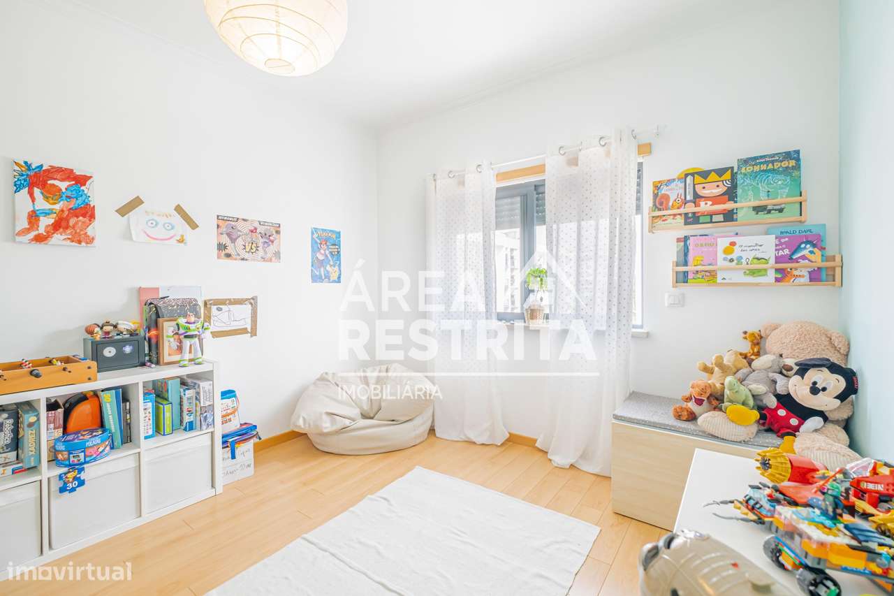 Apartamento T3 com parqueamento e varanda no Parque Luso em Corroios-29