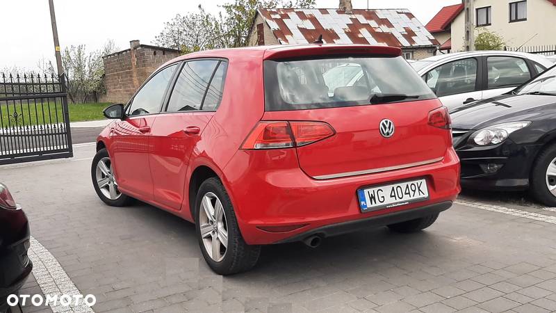 Volkswagen Golf - 6