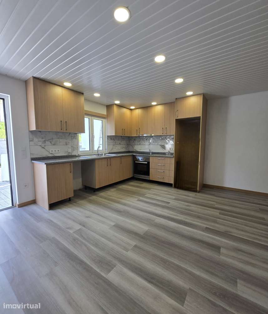 T2 em Molelos: Novo – A 2 min de Tondela - Grande imagem: 2/15