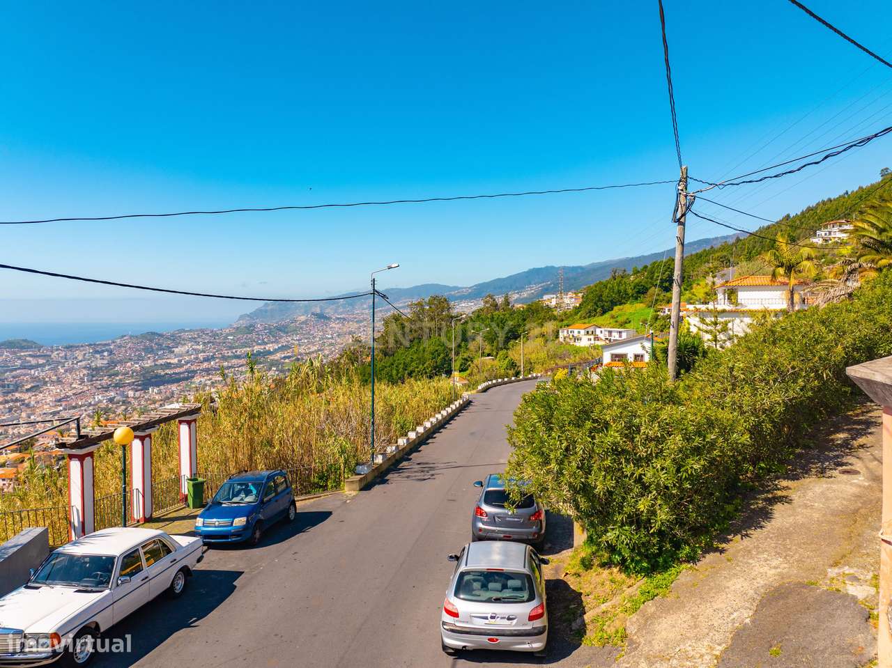 Moradia T3 Centenária em São Gonçalo com Vista sobre o Funchal-7
